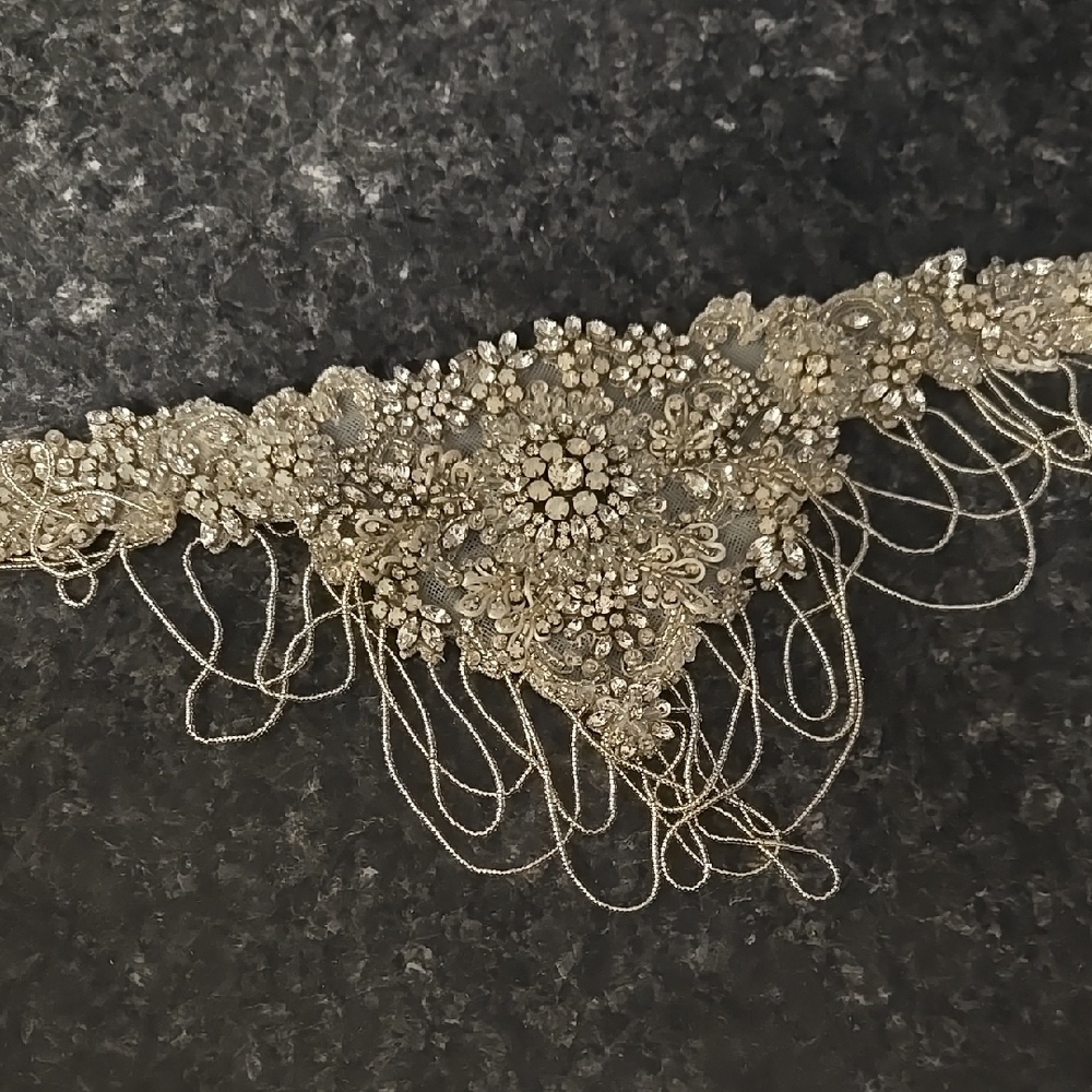 Elegant Gold Beaded Women's Accessory